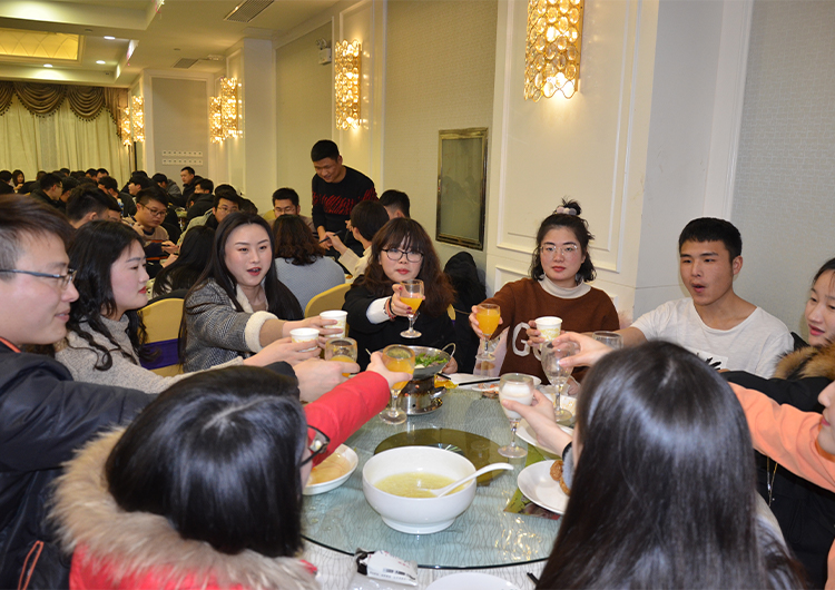 九天峰拓展活动