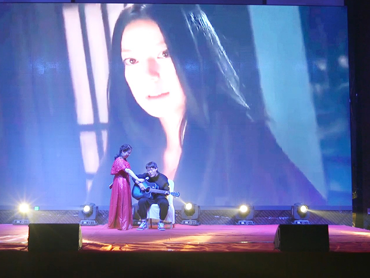 安徽悦来悦好公司2020企业年会节目 - 吉他弹唱《画心》