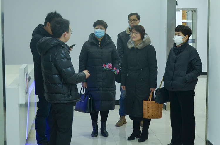 热烈欢迎凤阳广生堂营养食品有限公司总经理杨永凤一行赴我司考察交流